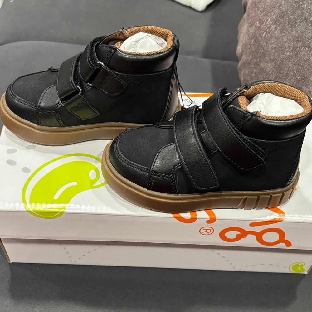 Jumping Beans Steffano Black and Brown High-Top Shoes size 6T